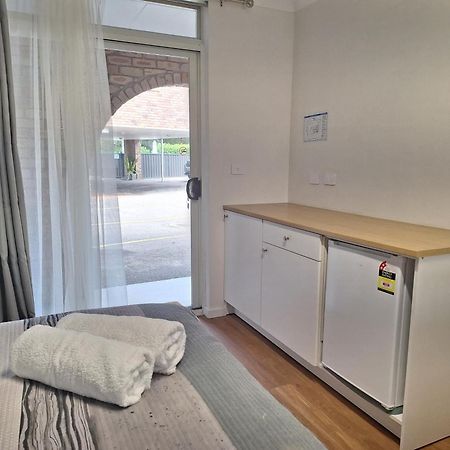 Bay House Motel Bateau Bay Bagian luar foto