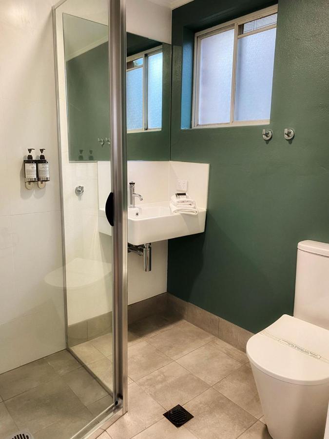 Bay House Motel Bateau Bay Bagian luar foto