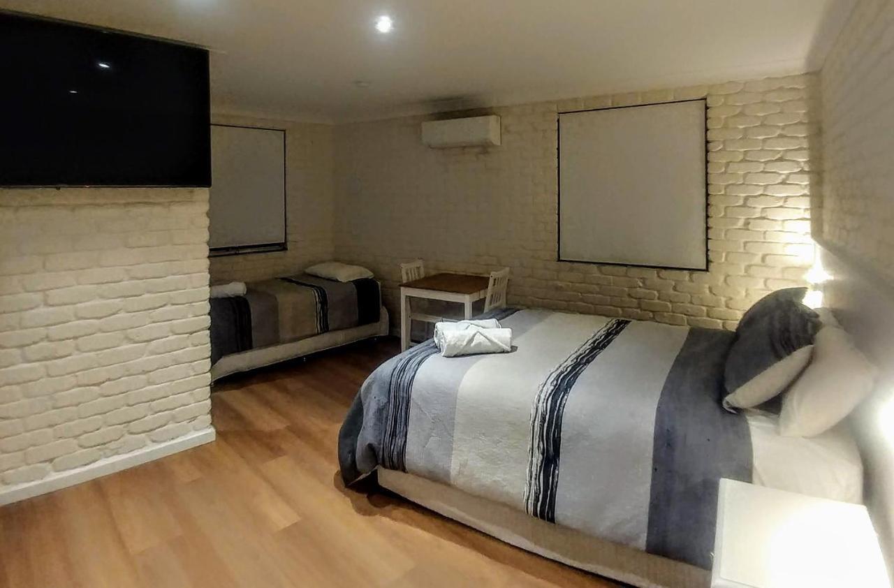 Bay House Motel Bateau Bay Bagian luar foto