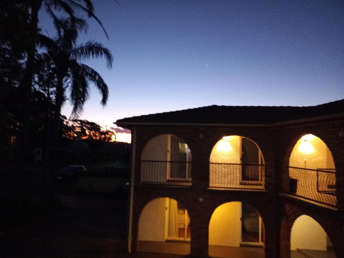 Bay House Motel Bateau Bay Bagian luar foto