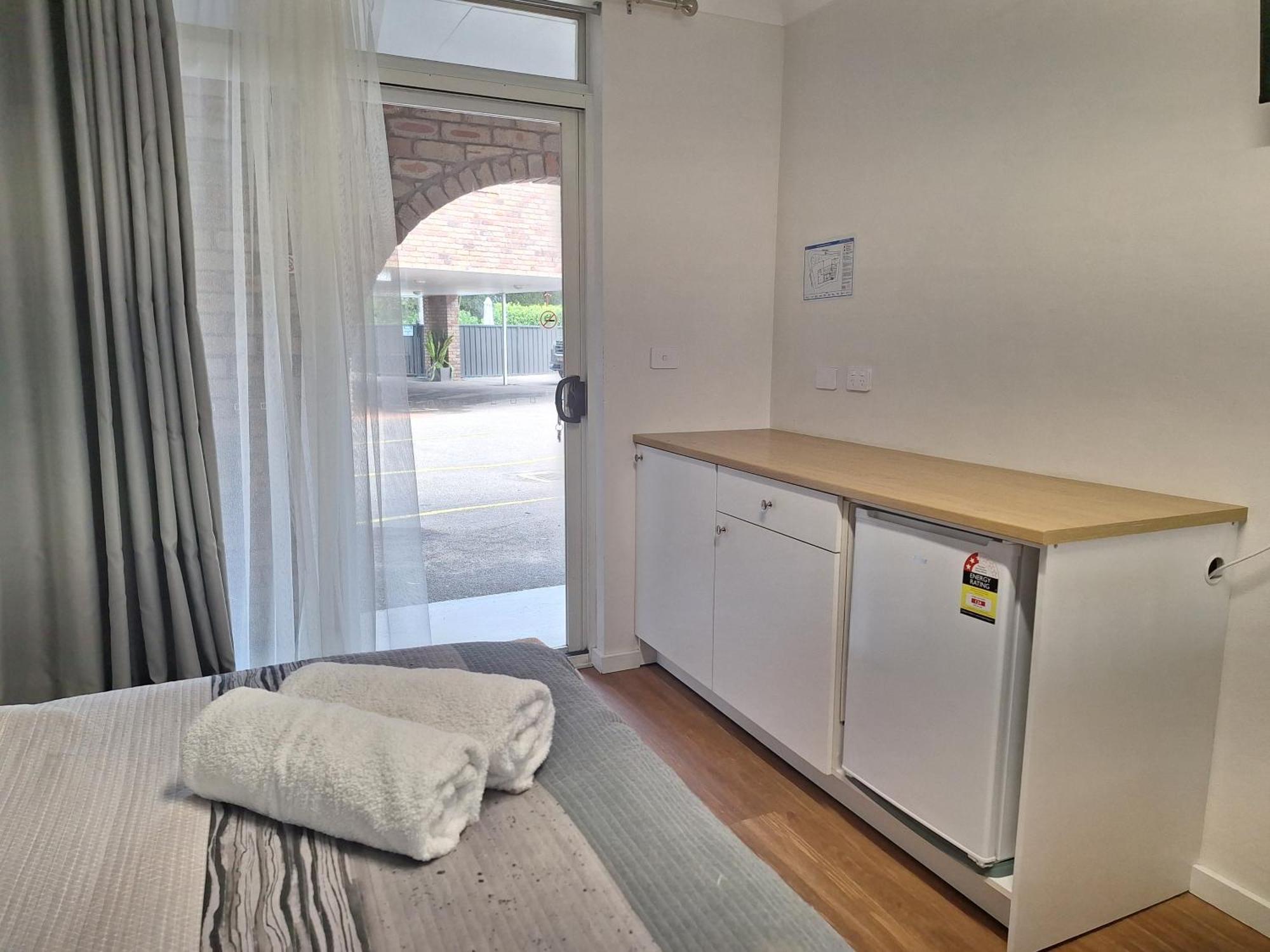 Bay House Motel Bateau Bay Bagian luar foto